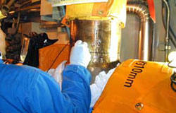 原子炉再循環系配管点検作業の状況（写真）