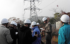 Trainees from Iraq observing the transmission equipment