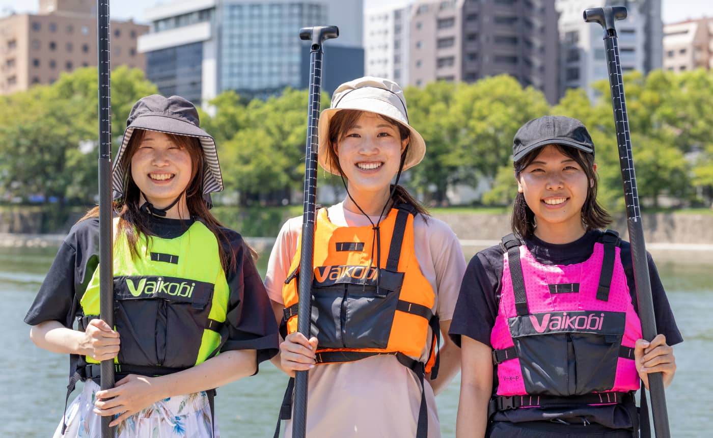 (左から)井出、徳重さん、山根さん